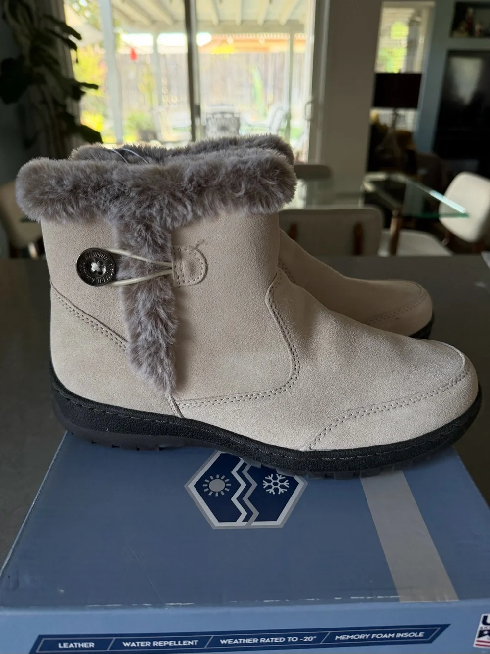 Khombu Women's Cream Faux-Fur Trim Winter Ankle Boots